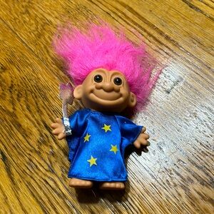 Russ wizard troll doll. Blue outfit with pink hair.  Great vintage condition
